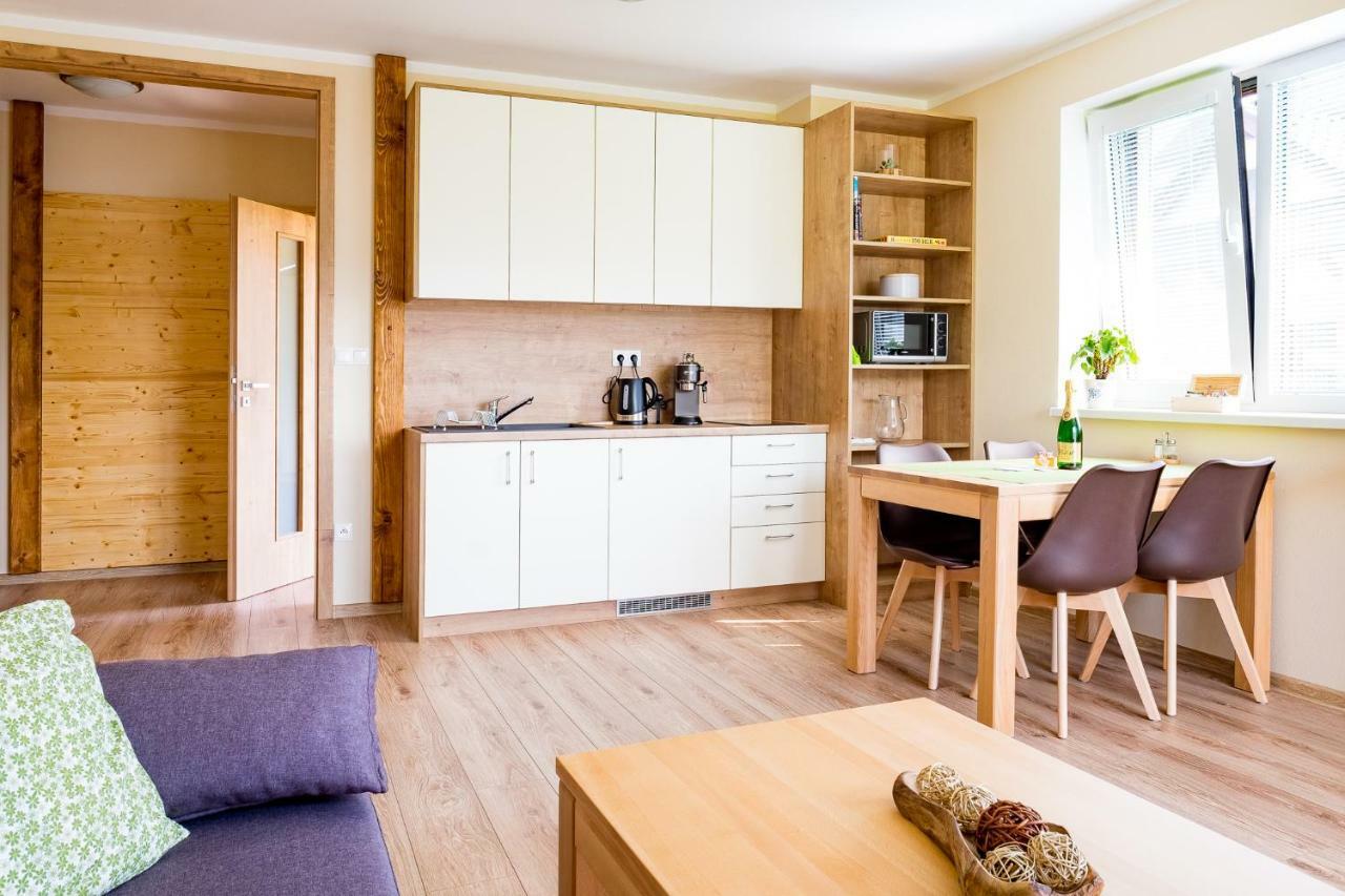 Appartement Elejan à Bešeňová Extérieur photo