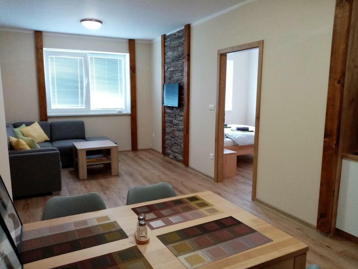 Appartement Elejan à Bešeňová Extérieur photo